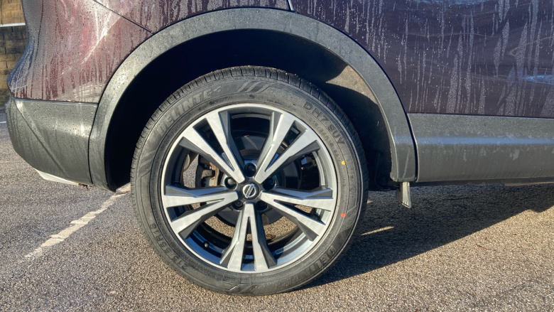 Nissan Qashqai 1.3 DiG-T N-Connecta 5dr Petrol Hatchback